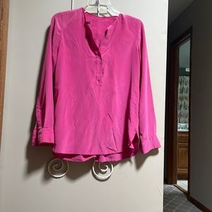 Size 6 Vince silk long sleeve. 2 button closing. Fushia color. Mint condition